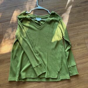 green long sleeve waffle knit shirt